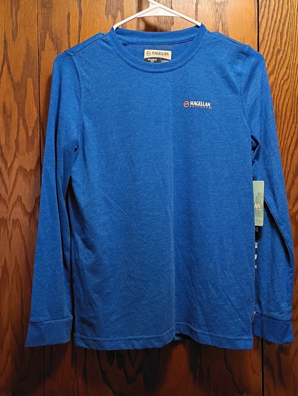 Magellan Outdoors Kids Long Sleeve Crew Shirt in Royal Blue Youth size 14-16.